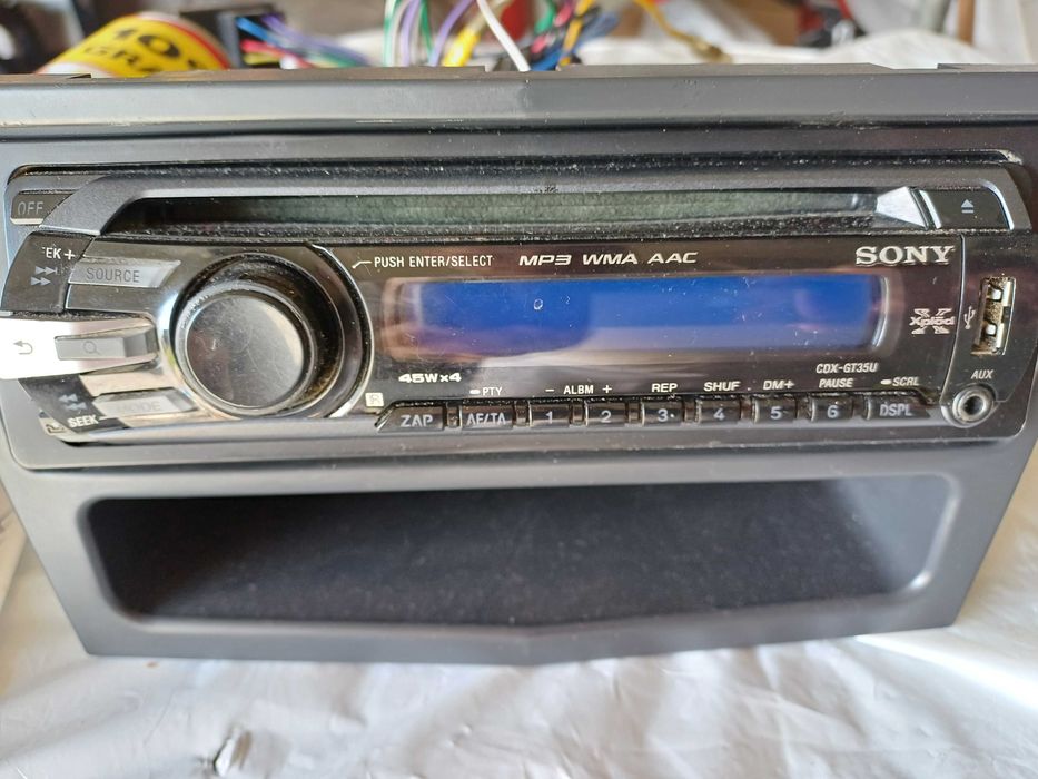 Sprzedam radio z kieszenią do opel astra h