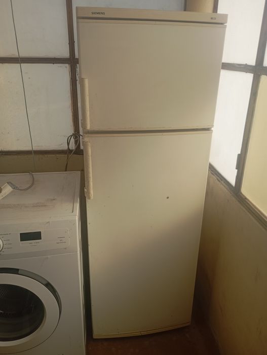 Vendo este frigorífico muito bom estado a trabalhar muito bem