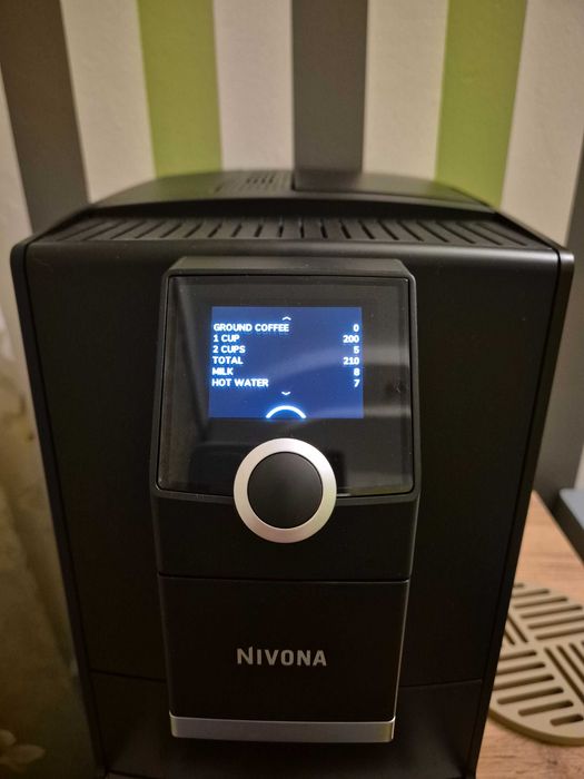 Майже нова кавомашина Nivona CafeRomatica NICR 790