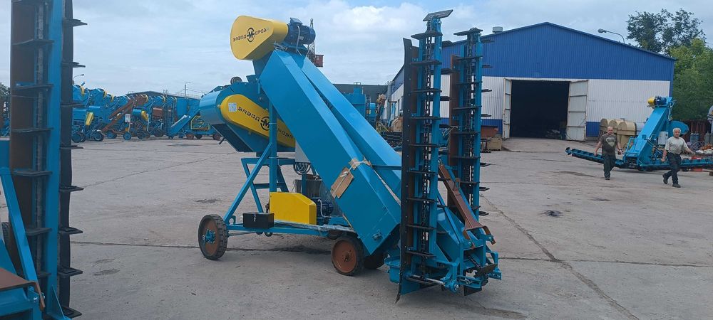 САМОПЕРЕСУВНИЙ Зерномет, ЗМ120У, Зернометатель,Зернонавантажувач