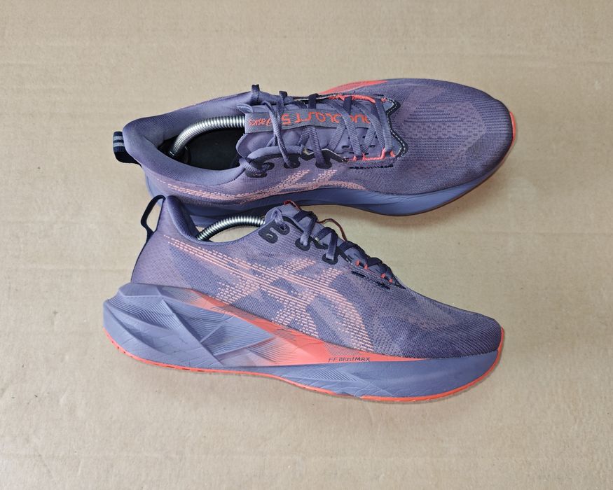 Оригінальні Кросівки Asics Novablast 5