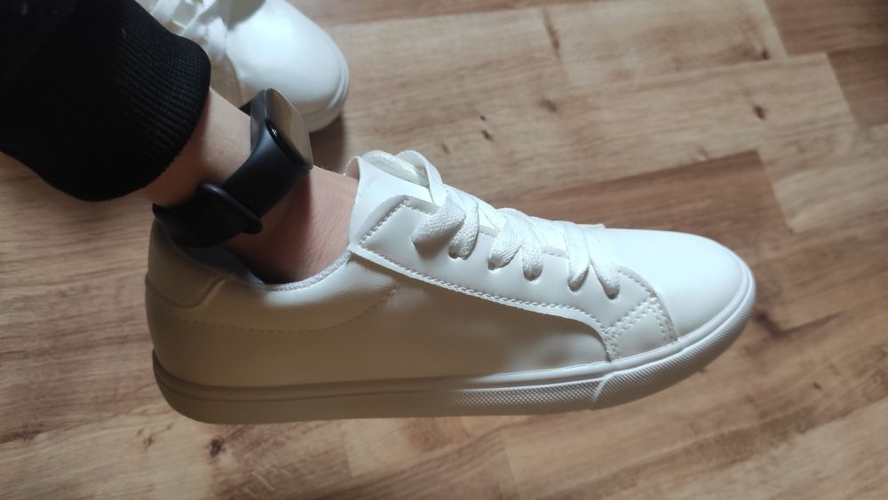 Białe trampki z cienkiej ekoskóry, rozmiar 36, nowe
