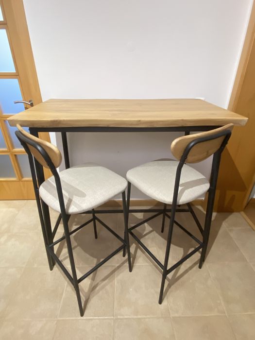 Conjunto mesa bar + 2 cadeiras altas