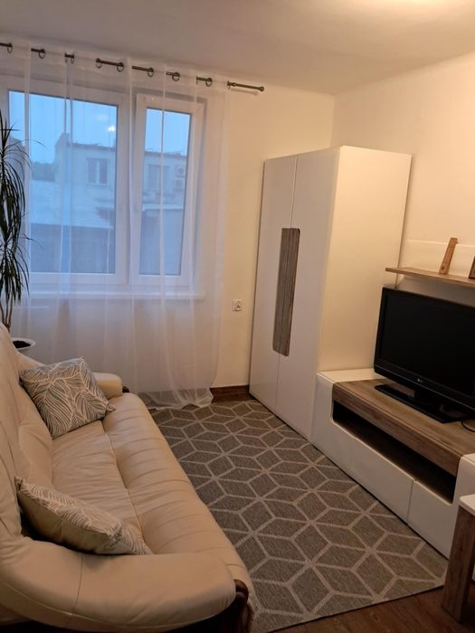 Wynajme mieszkanie 40 m 2 pokoje ,parter blok lipno,