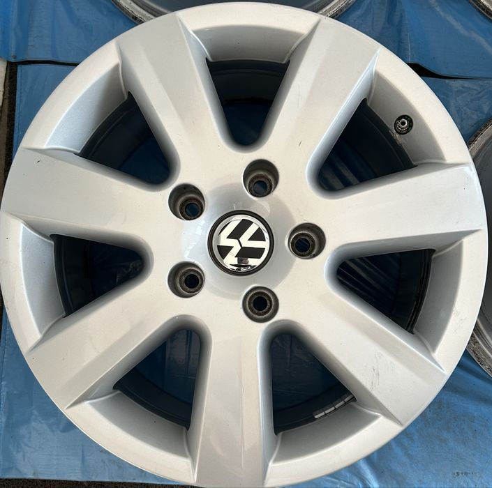 148 Felgi Aluminiowe Oryginał Volkwagen R 17 5x130 Bardzo Ładne