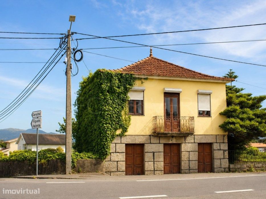 Moradia T2 para reabilitação em Campos, Vila Nova de Cerveira