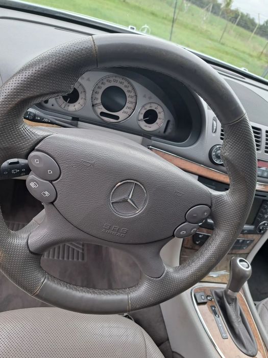 Mercedes-Benz Klasa E Gaz E500 4x4 2008 rok