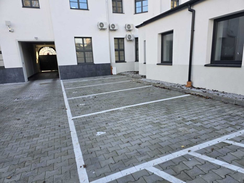 Miejsce parkingowe wewnętrzny dziedziniec ul. Kopernika 41 - Widok 5