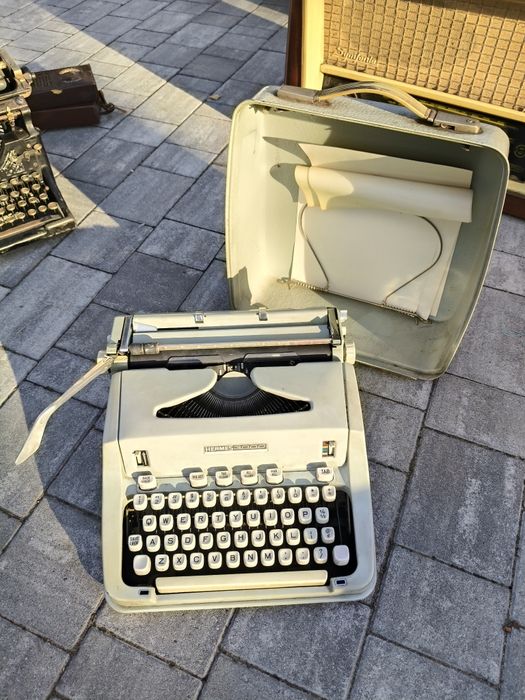 Zestaw maszyn do pisania hermes 3000 underwood
