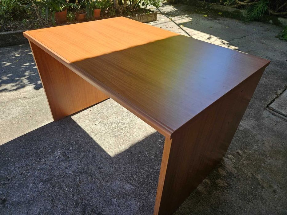Mesa de escritório 80cm x 120cm x 75cm