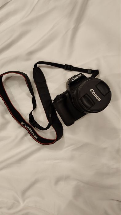 Canon EOS 250D з об'єктивом 18-55mm (комплект "kit")