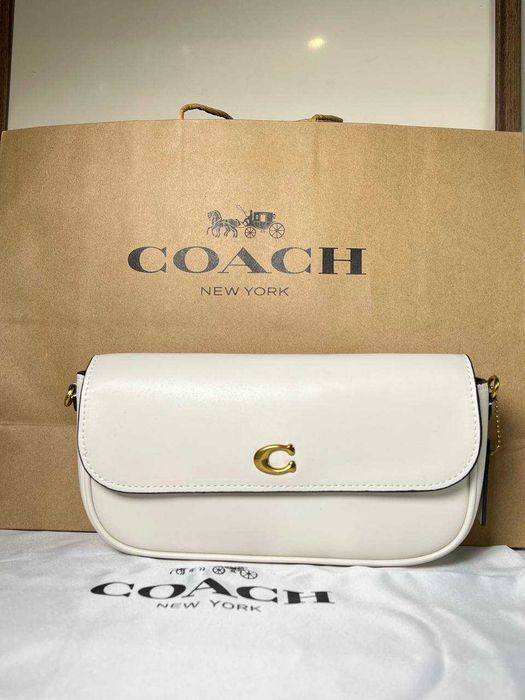 Сумка Coach Brook Flap біла