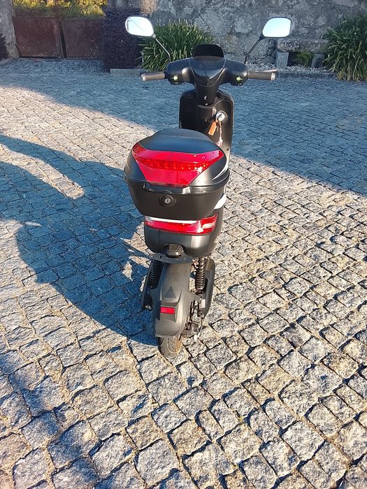 Vendo moto eléctrica