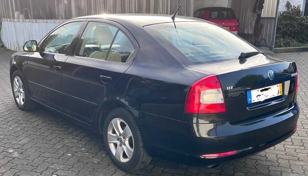 Škoda Octavia II 1.6 TDI 105 CV – 2011 – Económico e Fiável