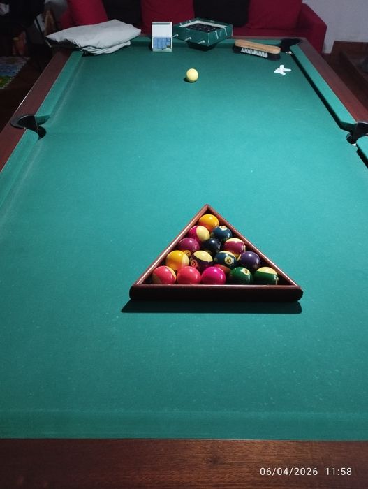 Vendo mesa de Snooker e acessórios: 800€