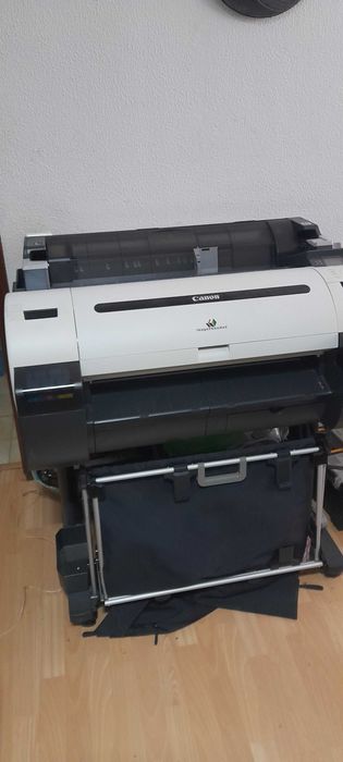 Plotter Canon iPF670 + Suporte + Papel | sem tinteiros