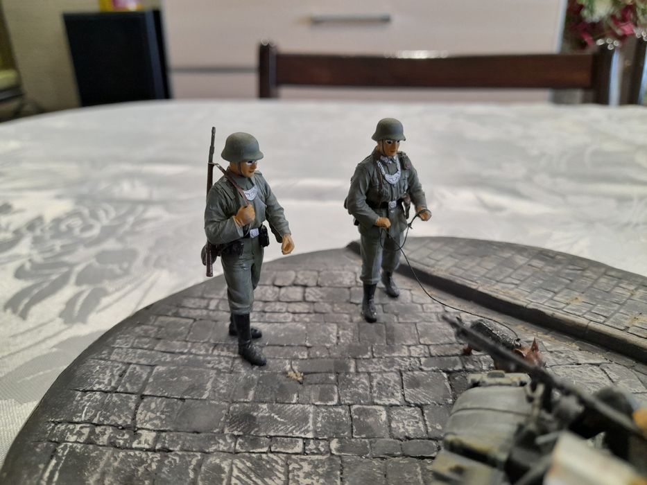 Diorama - Niemiecki Patrol - motocykl BMW R 12 + figurki - 1:35