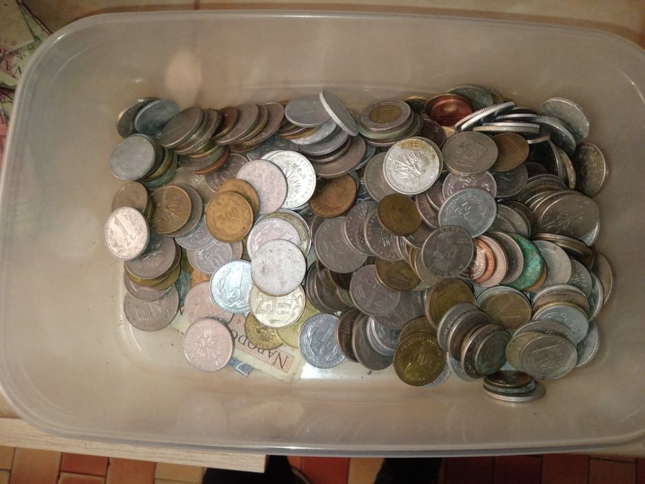 Stare znaczki i polskie monety i banknoty