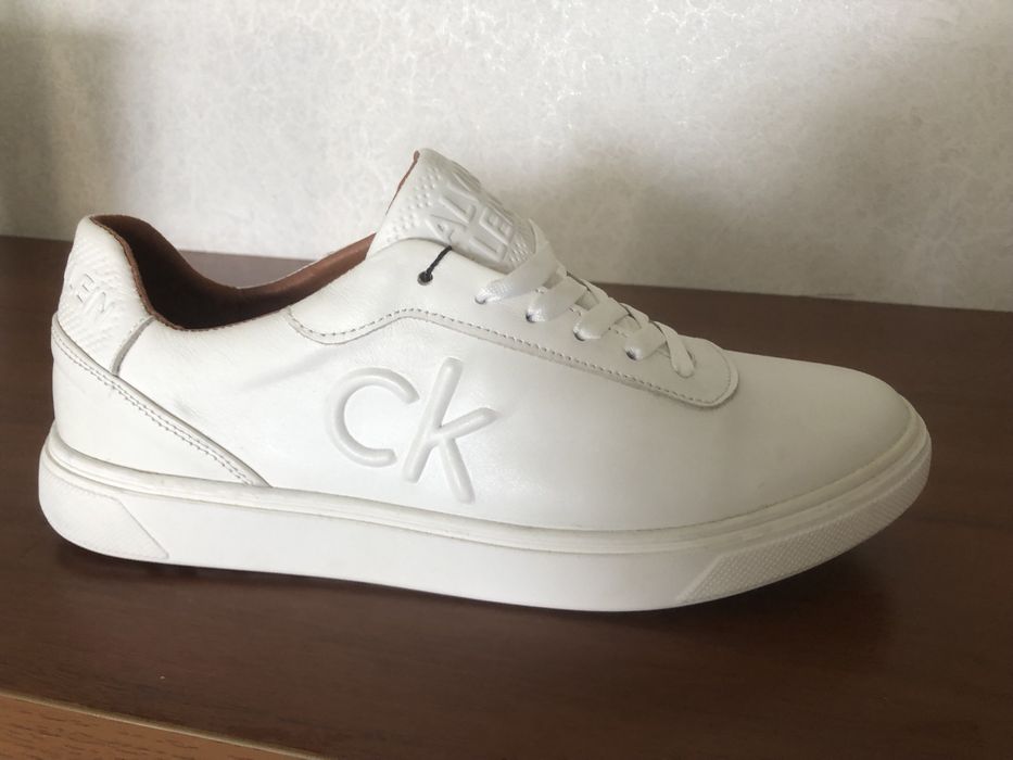 Продам кросовки