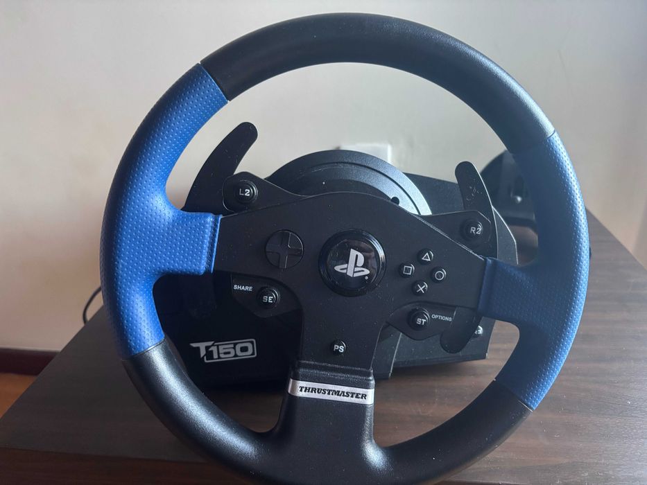 Volante Thrustmaster T150 com Pedais