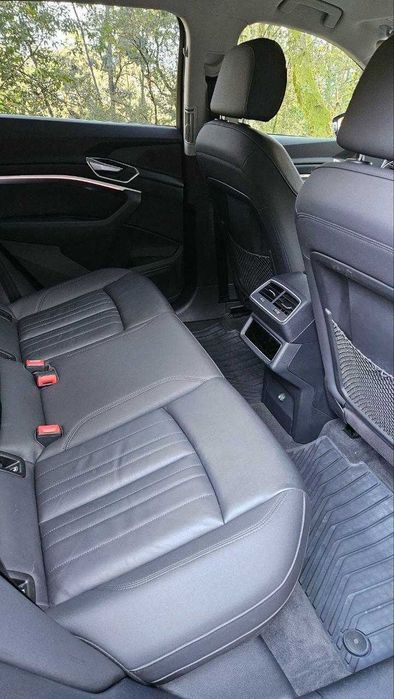 Audi e-tron 50 quattro