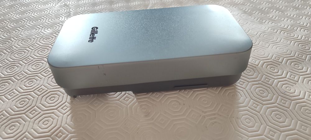 Máquina de Barbear com Estojo de Viagem Gillette Labs