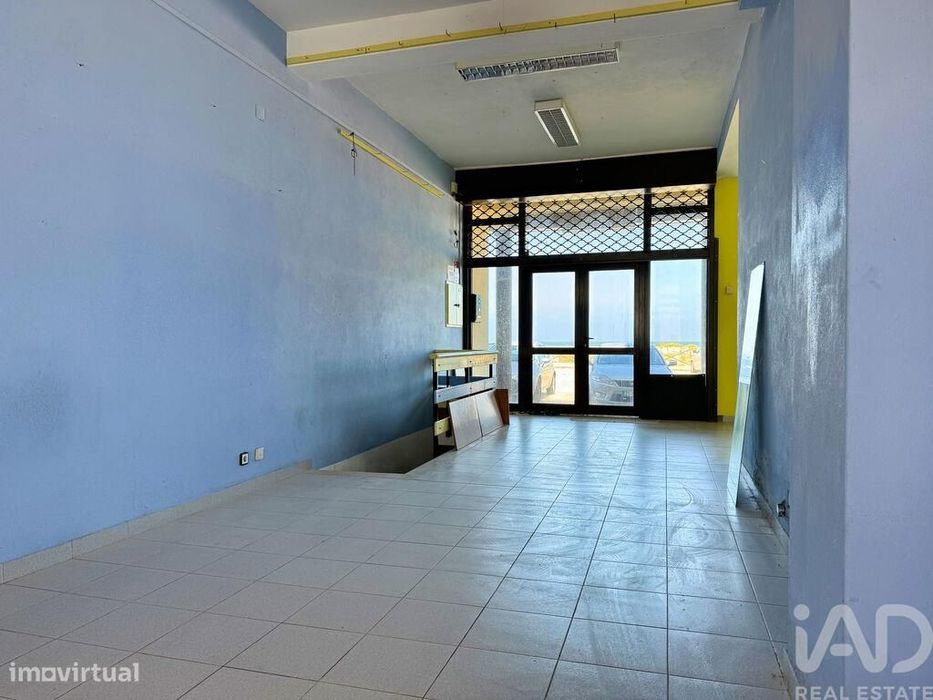 Loja / Estabelecimento Comercial em Vieira de Leiria de 101,00 m2