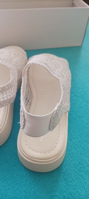 Nowe buty koronkowe białe 40