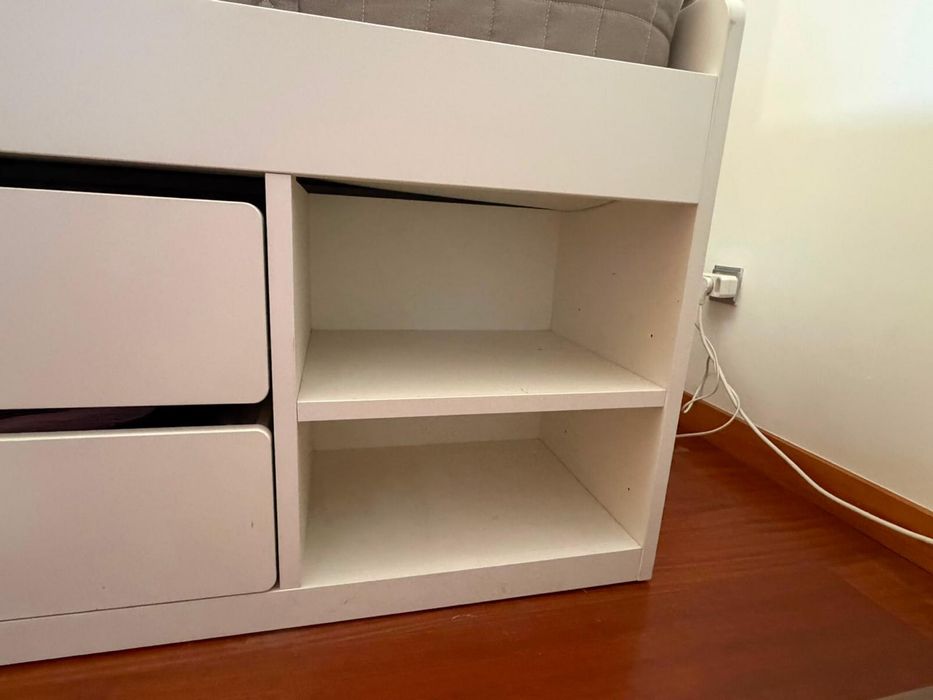 Cama Ikea 90x200 com estrado e colchão