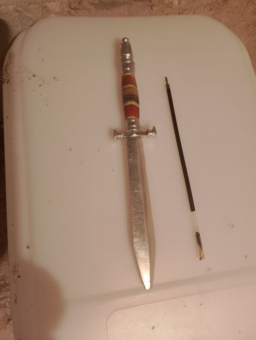 Ручка в форме кортика сувенир!