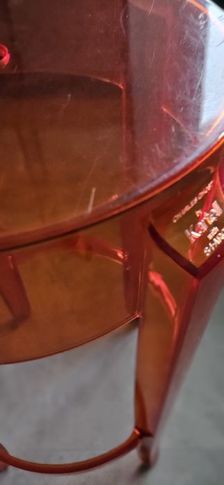 Hoker,stołek barowy Charles Ghost Kartell  bursztynowy