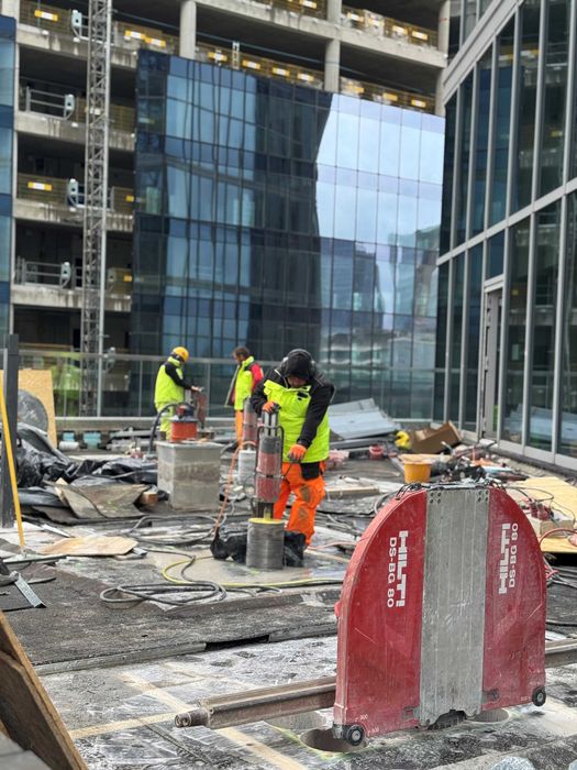 Cięcie, otworowanie w betonie- żelbecie, selektywne wyburzenia - BROKK