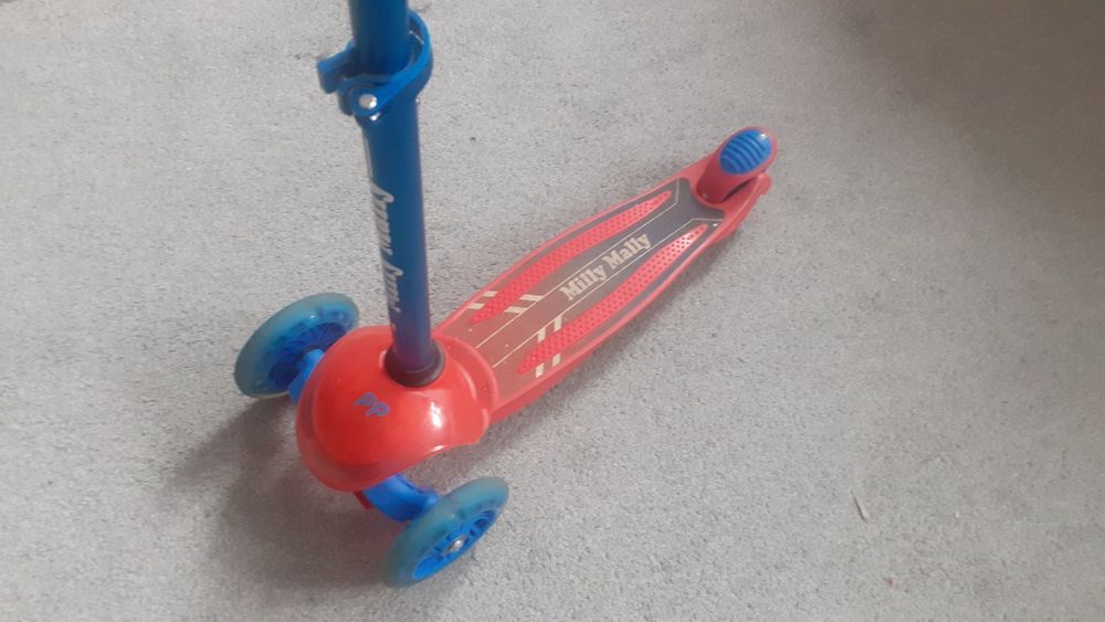 Hulajnoga trójkołowa Milly Molly świecąca