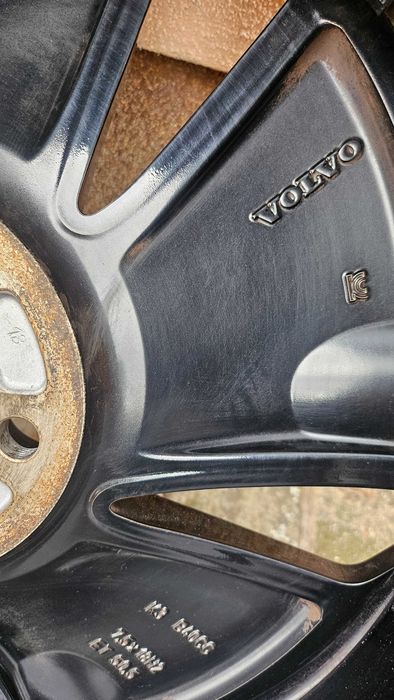 Koła Volvo xc 40  orginał Volvo opony zimowe