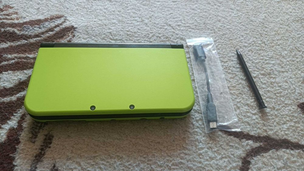 New Nintendo 3DS LL Lime x Black | Luma CFW | Adapter USB-C + Folie