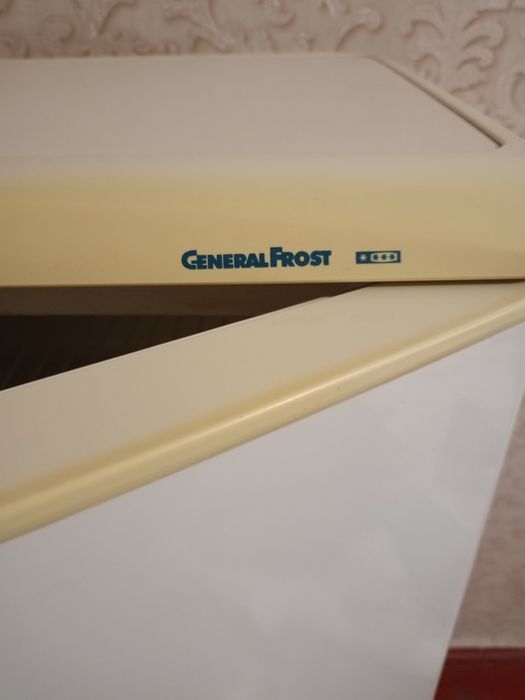 Холодильник General Frost