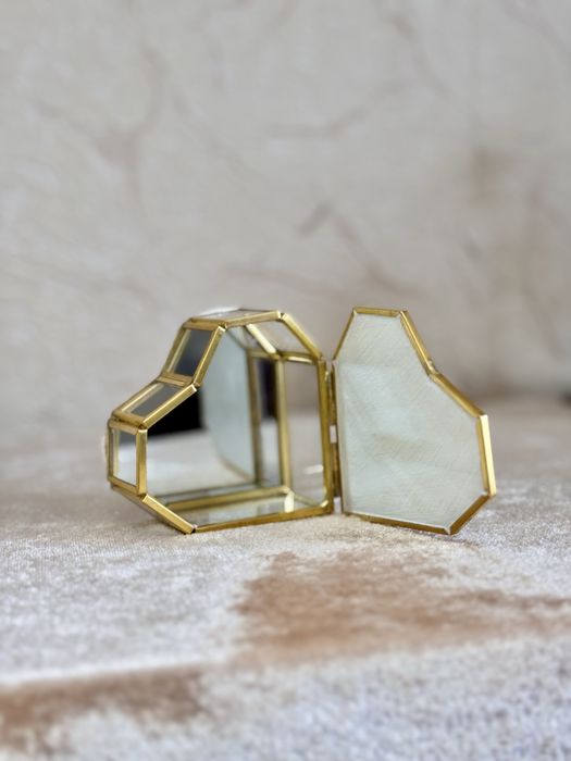 Весільний набір ручної роботи; Бокали; свічки, скринька; тарілка