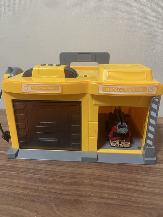 Паркинг гараж для спецтехніки