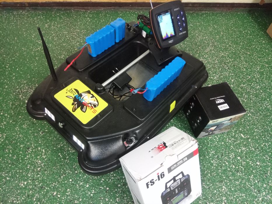 Łódka zanętowa z echosondą