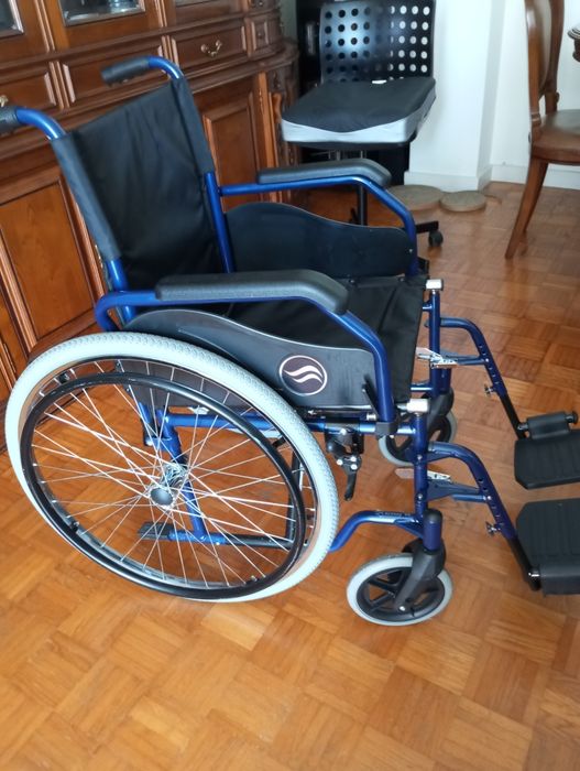 Vendo cadeira de rodas