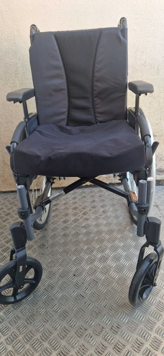 cadeira de rodas manual + almofada anti-escaras NOVA INVACARE