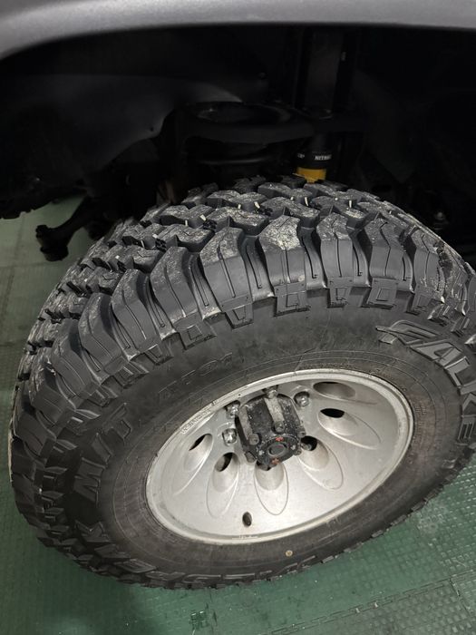 Pneus Falken Wildpeak 31x10.5 R15 como novos