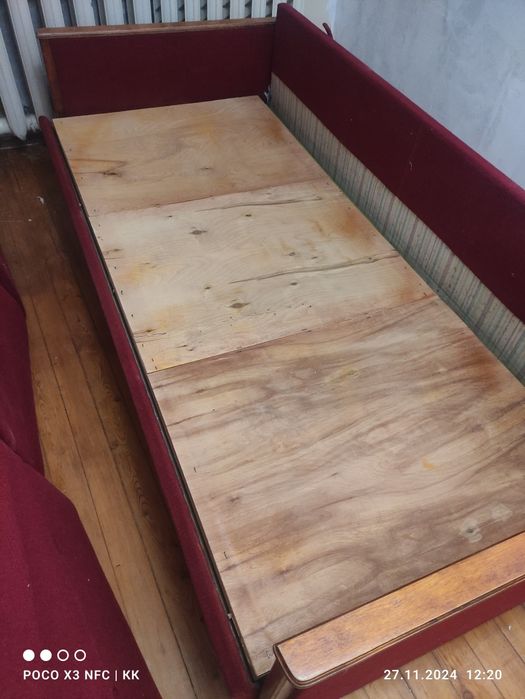 Диван розкладний.