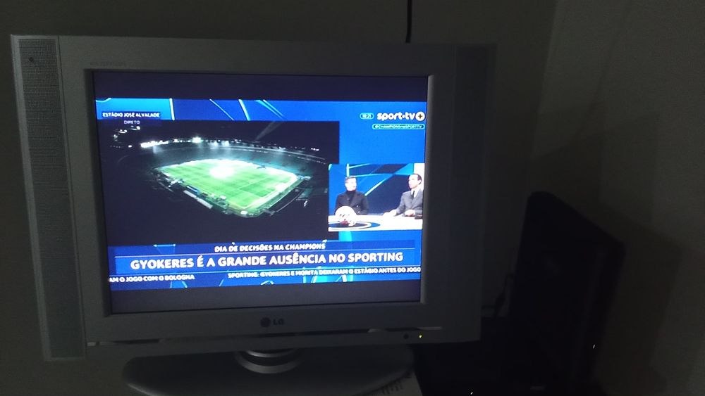 TVCORES LG 24". 6 Fotos. Boa