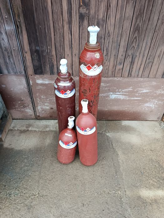 Acetylen w małych butlach T3 T5 T8 T10
