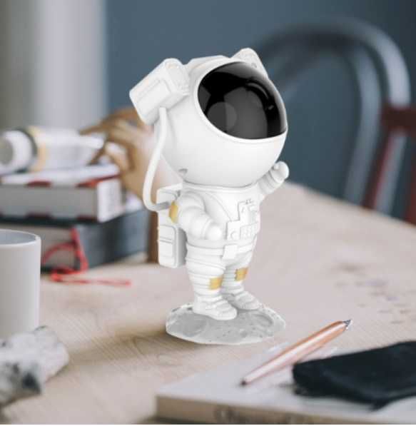 Projektor gwiazd lampka nocna led astronauta dla dzieci rzutnik pilot