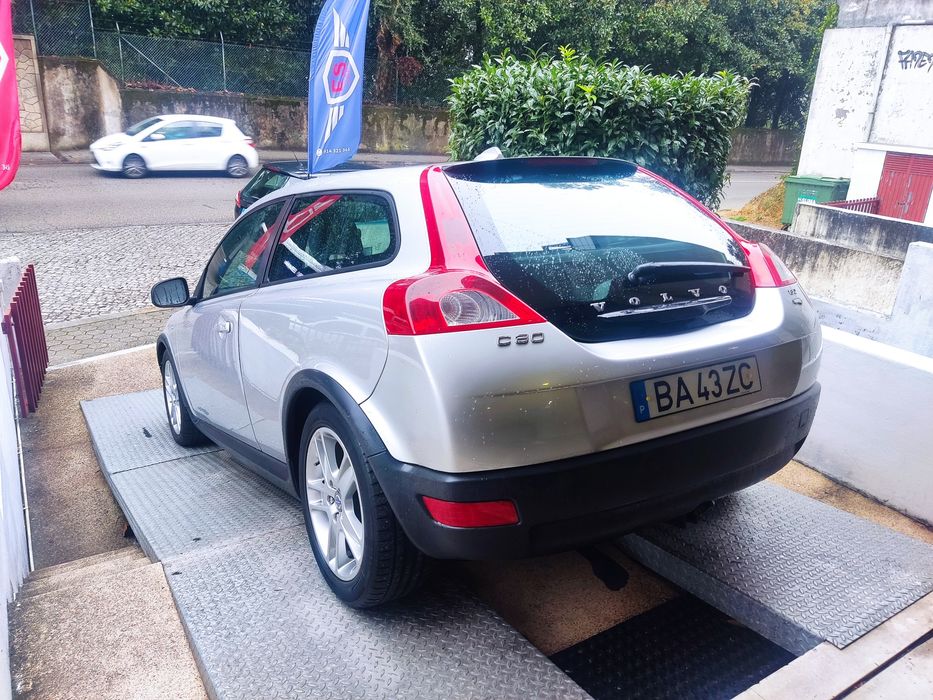 Volvo C30 diesel como novo.ACEITO RETOMAS
