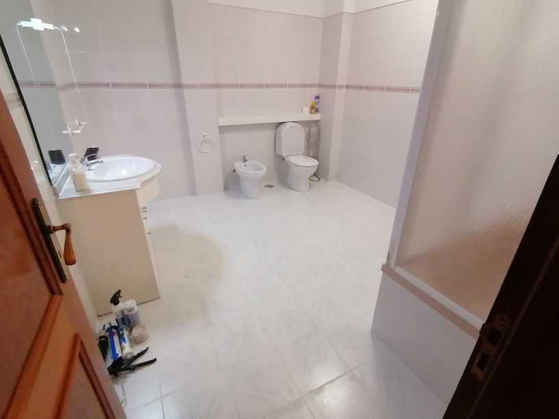 Vende-se apartamento apartamento T2 com boa restauraçao recente.