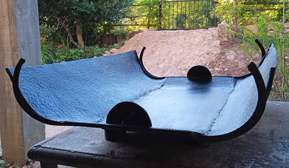 O conforto e a luz do fogo ao ar livre, braseira exterior