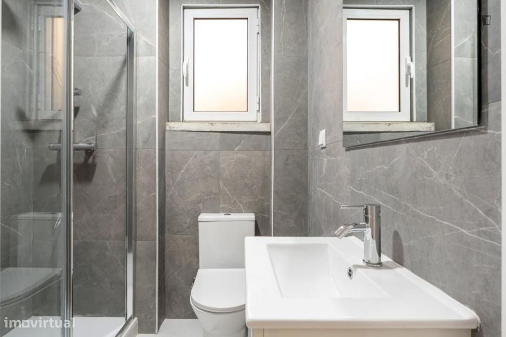 Apartamento com 4 quartos - localizado em Princípe Real Lisbon